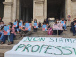 Psicologi in piazza contro il ministro Manfredi: “Non ha rispettato le promesse”